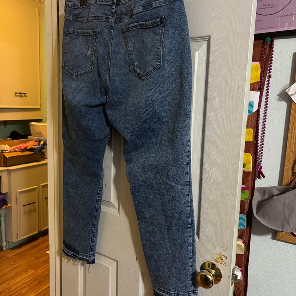 a.n.a. PLUS jeans - Picture 5 of 7